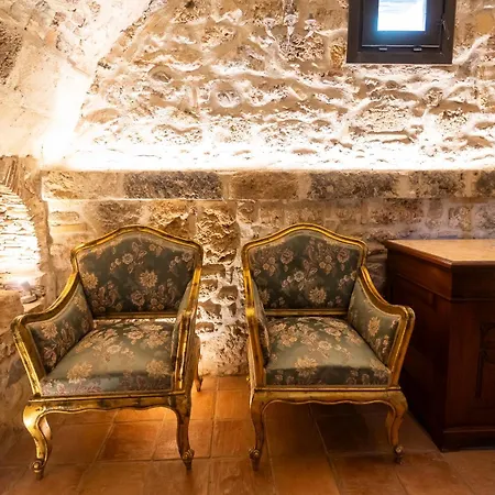 Aparthotel Cannamele Carini